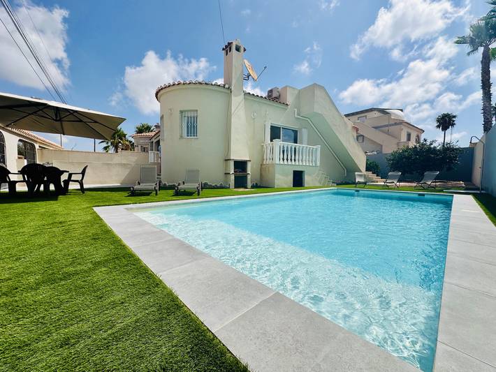 Casa rural para 8 personas, con terraza y jardín en Torrevieja - 2