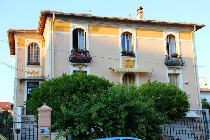 Chambre d’hôte pour 2 personnes, avec Terrasse ainsi que Jardin et Vue à Nice
