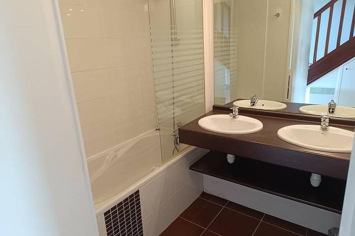 Gîte pour 5 personnes, avec balcon et piscine dans Golf Club des Sables d'Or - 3