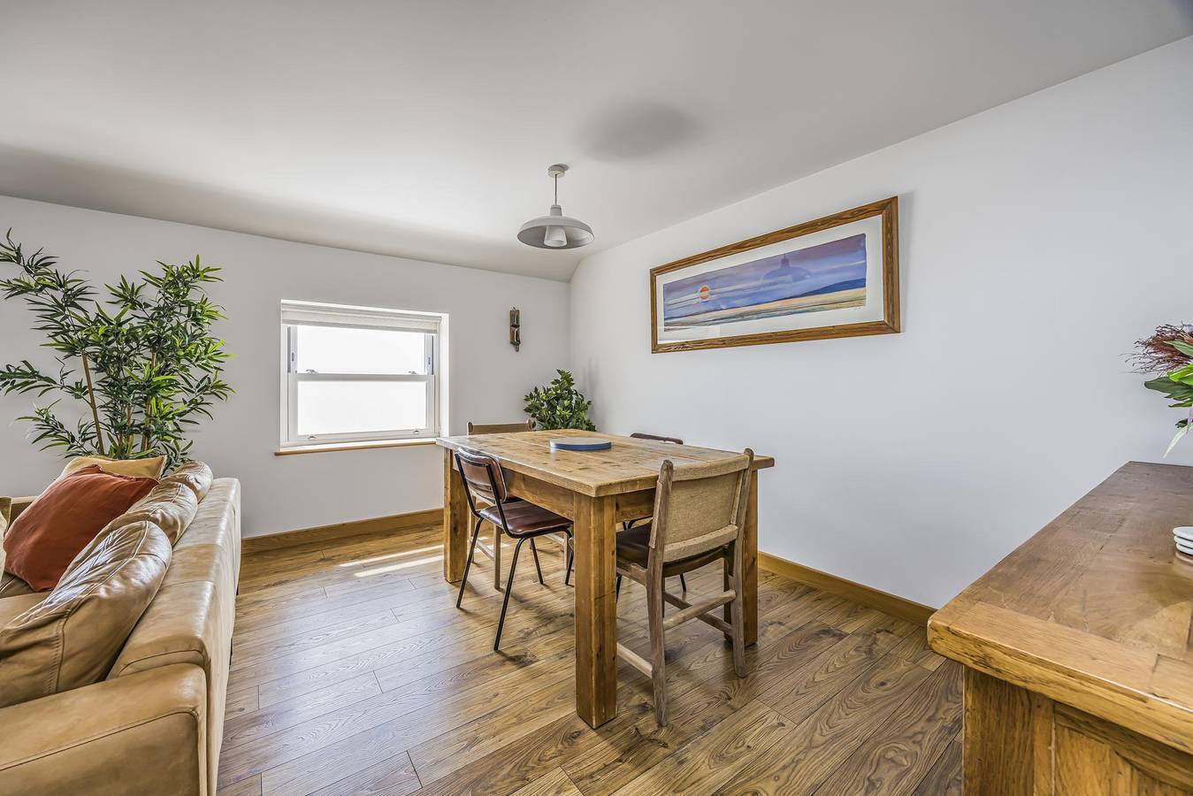 Entire apartment, Spacious Flat with Gorgeous Views - Pass the Keys in Bognor Regis, West Sussex