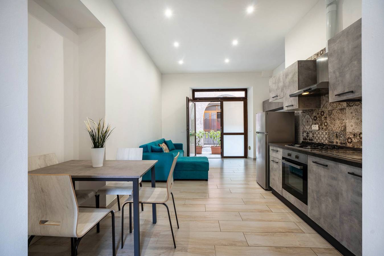 Ganze Wohnung, Ferienwohnung 'Blue Water' mit Klimaanlage in Porto Valtravaglia, Lago Maggiore (Lombardei)