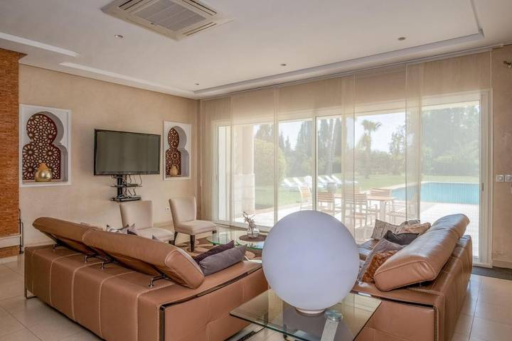 Location de vacances pour 8 personnes, avec sauna et piscine ainsi que terrasse et jardin à Bouznika - 3