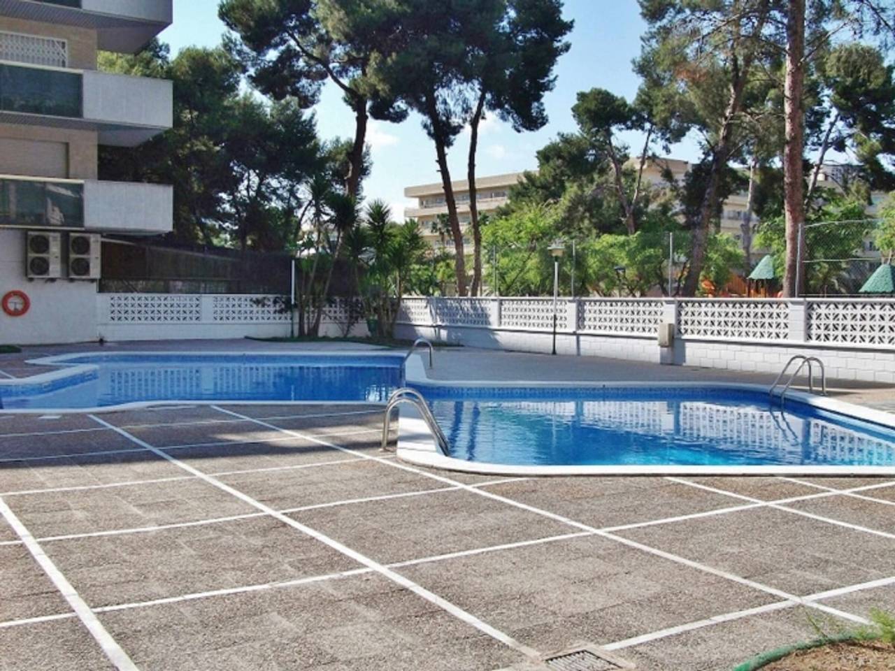 Entire apartment, Renovated 2-bedroom apartment with terrace in Salou in Salou, Costa Dorada