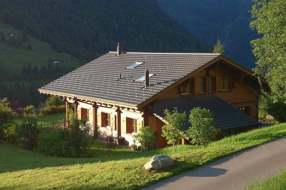 Charmant chalet familial dans les Alpes suisses près des remontées mécaniques et piste cyclable in Gryon, Alpes Vaudoises