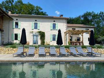 Gîte pour 3 personnes, avec vue ainsi que piscine et jardin dans Sepx