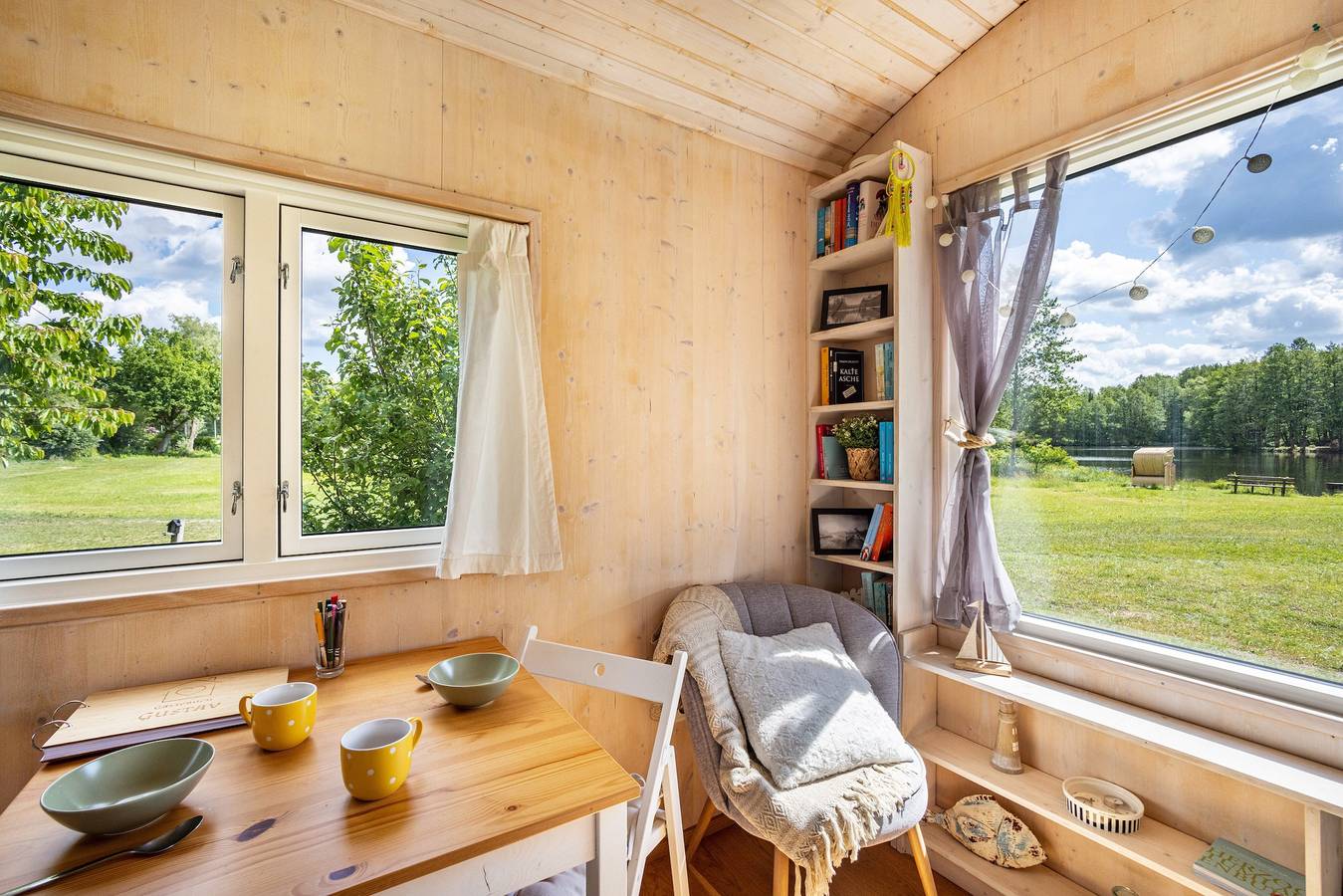 Ganze Ferienwohnung, Tiny Home 'Mit Blick Auf Den See' mit Garten, Wi-Fi und Klimaanlage in Büchen, Kreis Herzogtum Lauenburg