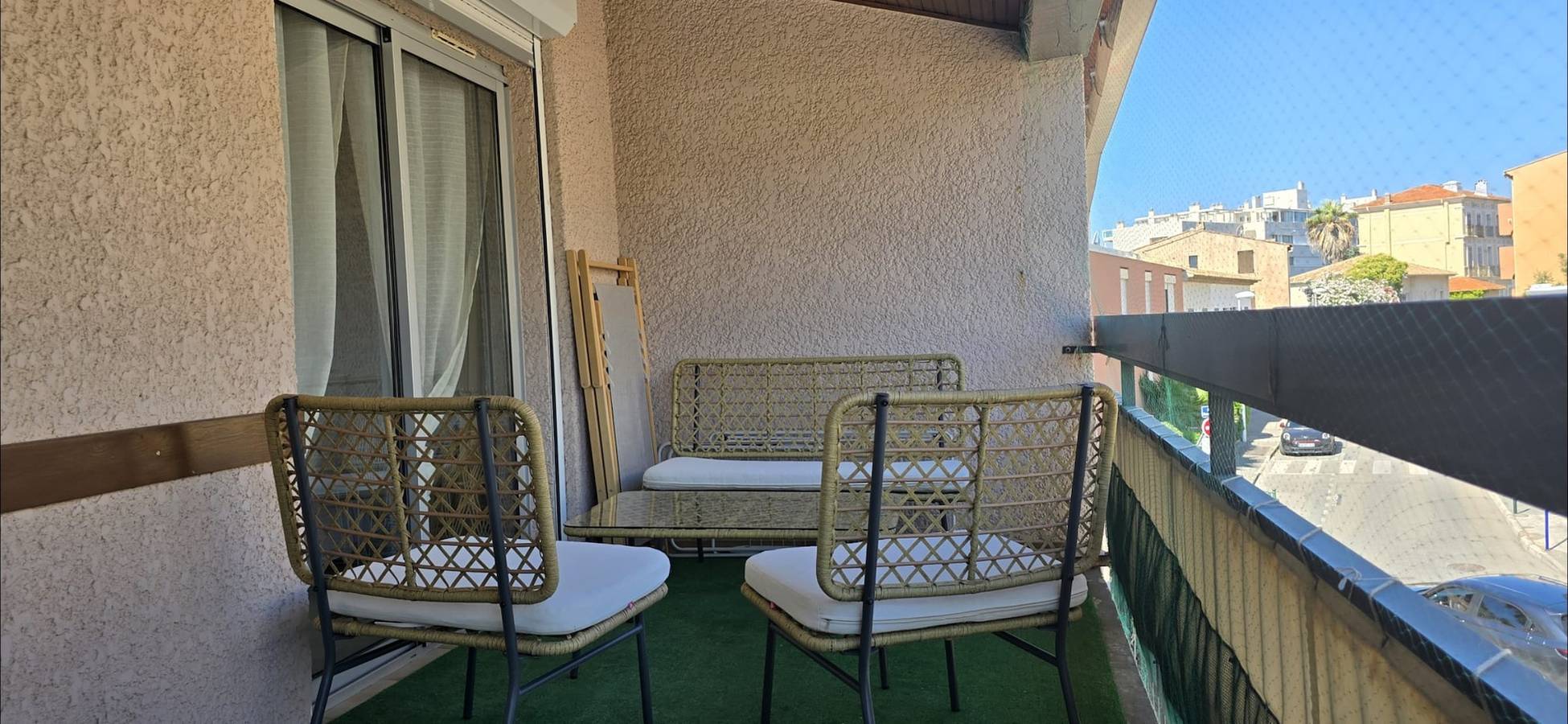Estudio entero, Studio with balcony at the foot of the beach in Sainte-Maxime, Region de Draguignan