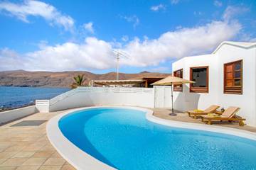 Villa With Pool for 2 People in Yaiza, Canaries, Photo 2