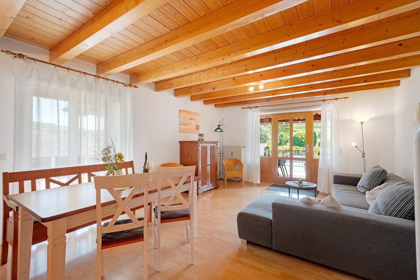 Ganze Wohnung, Ferienwohnung '2, 65 Qm, Balkon' mit Gemeinschaftspool, Privatterrasse und Wi-Fi in Vogtsburg im Kaiserstuhl, Kaiserstuhl