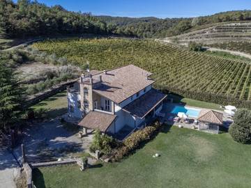 Ferienhaus für 30 Personen, mit Sauna und Garten sowie Terrasse, mit Haustier in Italien