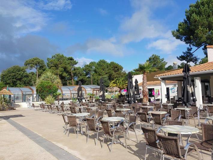 Camping pour 6 personnes, avec piscine ainsi que jardin et terrasse à La Tremblade - 3