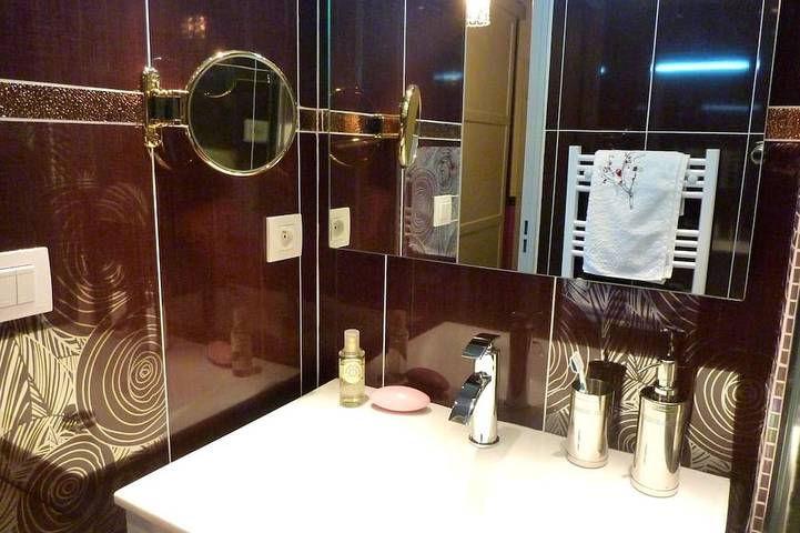 Apartamento entero, Ht Permanente, el Centro Natural 500 m del palacio, a 7 minutos a pie, terraza, garaje, @ in Cannes, Costa mediterránea (Francia)