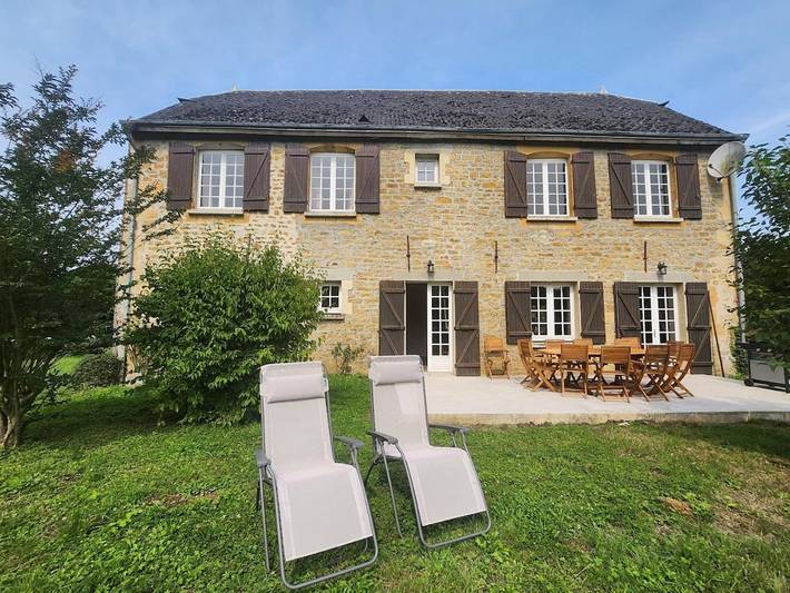 Location de vacances pour 12 personnes, avec jardin et vue dans Rubécourt-et-Lamécourt