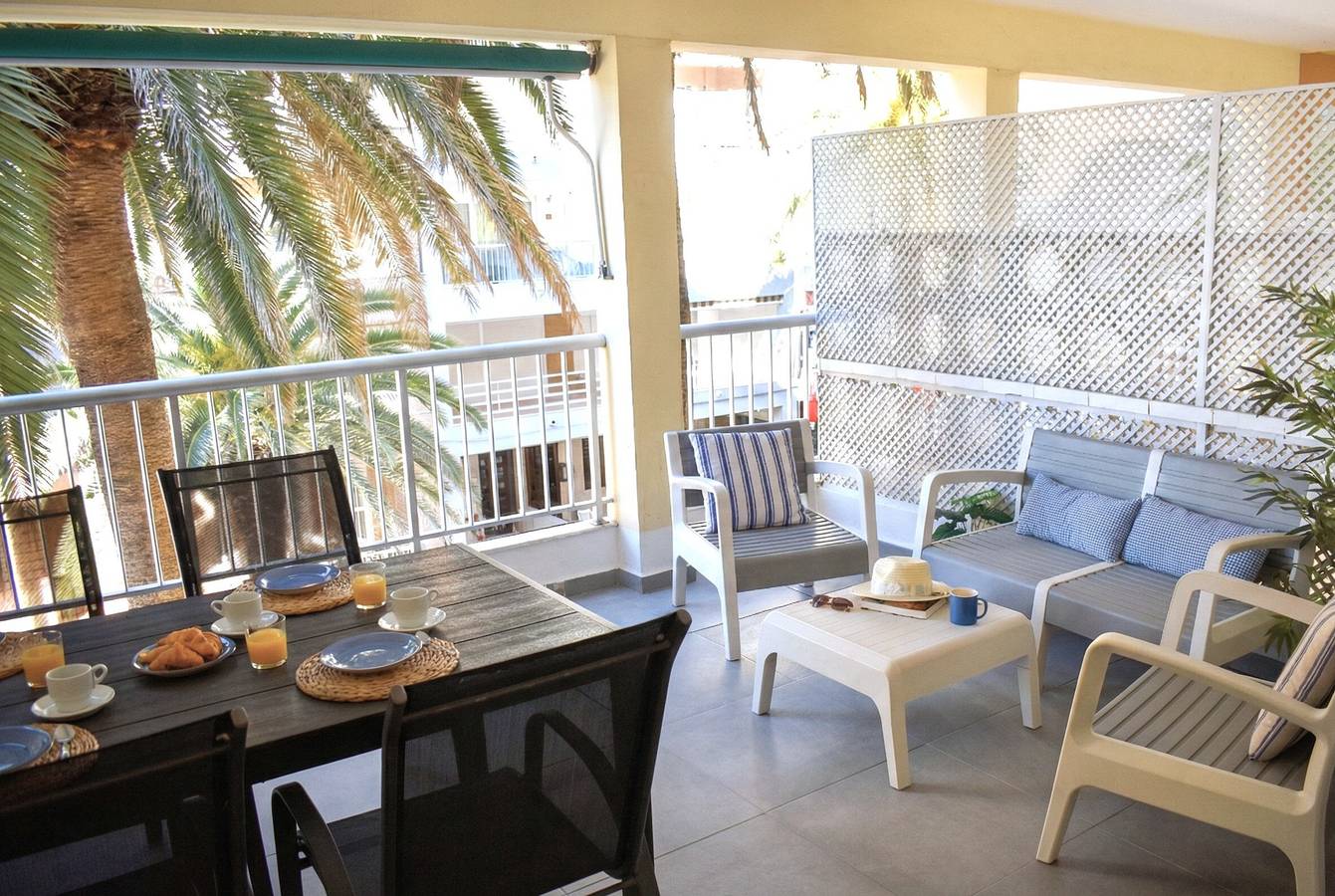 Ganze Wohnung, Apartment 'La Terraza De Palmeres' mit Meerblick, Wlan und Klimaanlage in Les Palmeres (Sueca), Sueca