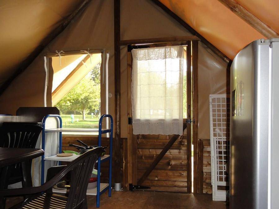 Camping Sunelia l'Etang de Sologne - Safarizelt 4 personen - Ungewöhnlich Lodge-Zelt ohne Sanitäranlagen 2 Zimmer 25m² in Nouan-le-Fuzelier, Sologne