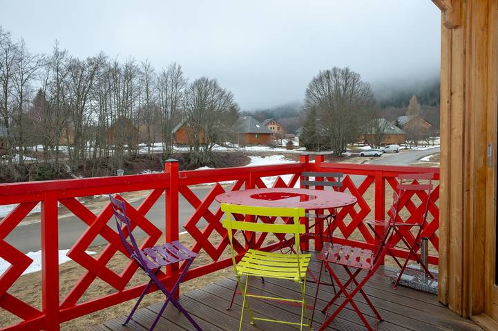 Chalet pour 4 personnes, avec jardin et bassin pour enfant à Les Déserts - 2