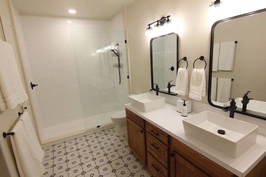 Fully Remodeled! Three minute Walk to the Pioneer Woman Merc! in Pawhuska, Oklahoma