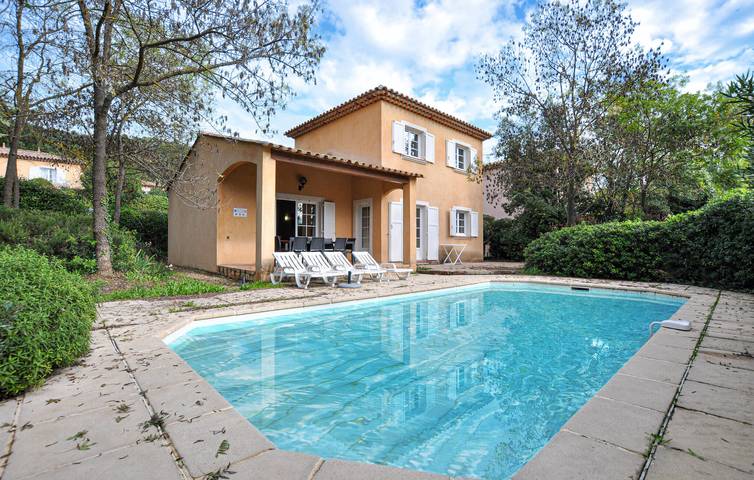 Location de vacances pour 6 personnes, avec piscine et terrasse à Callian - 3