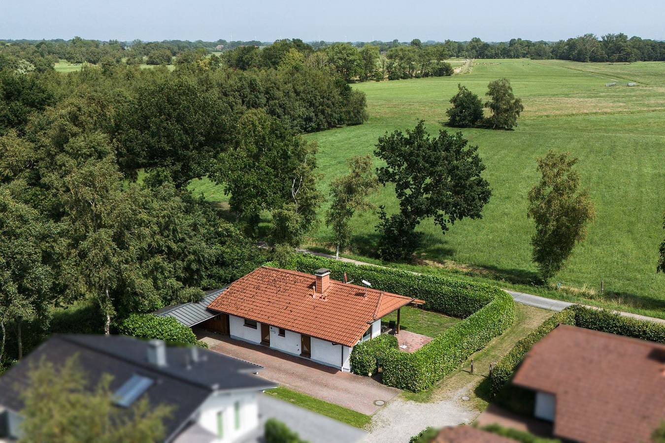 Haus Vier-Pfoten – Ferienhaus an der Nordsee mit eingezäunten Garten in Sehestedt (Jade), Jade