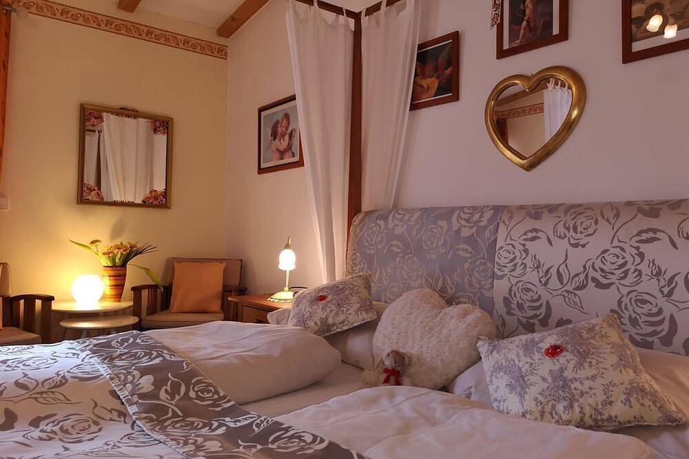 Ganze Wohnung, Doppelzimmer mit Balkon - Landhaus Fühldichwohl Fehring in Südoststeiermark, Fehring