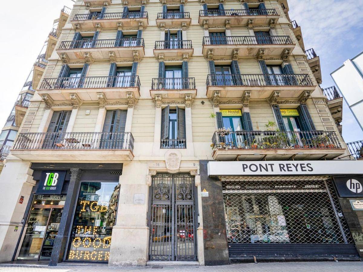 Three-Bedroom Villa in Barcelona Zentrum, Barcelona