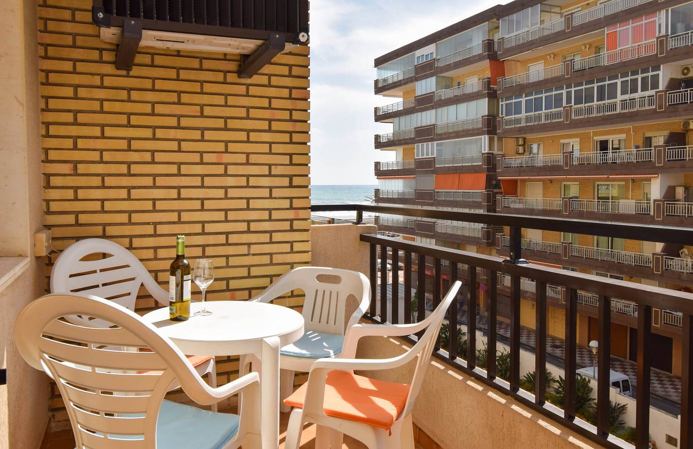 Entire apartment, Apartment in beachfront community with sea views and swimming pool in Los Boliches, Fuengirola