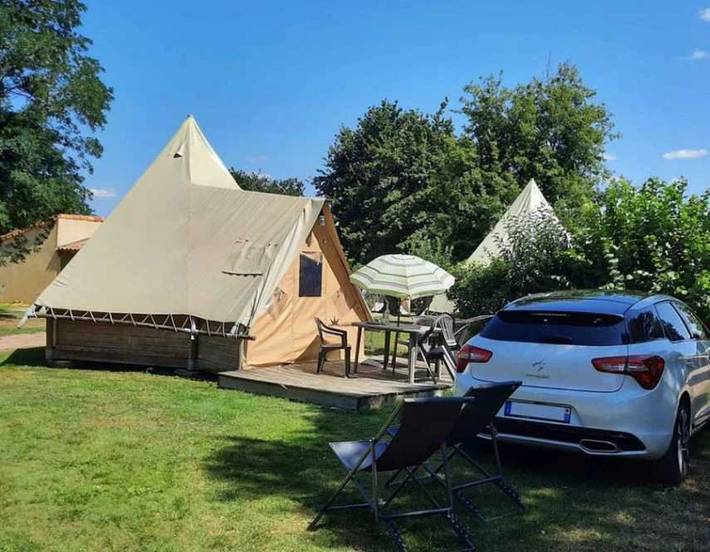 Location de vacances pour 4 personnes, avec terrasse et bassin pour enfant dans les Deux-Sèvres