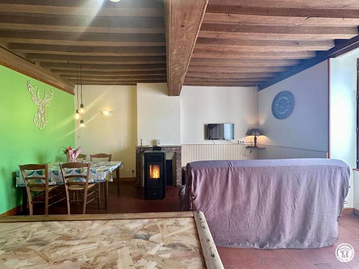 Location de vacances pour 4 personnes, avec jardin et terrasse à Blanot