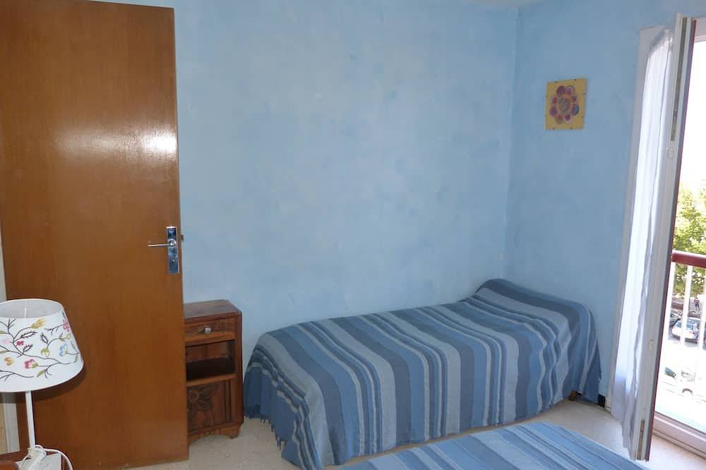 Entire apartment, 3 room apartment, sea view (1st line) - le Grau Du Roi - Gard - France in Le Grau-du-Roi, Côte d'Améthyste