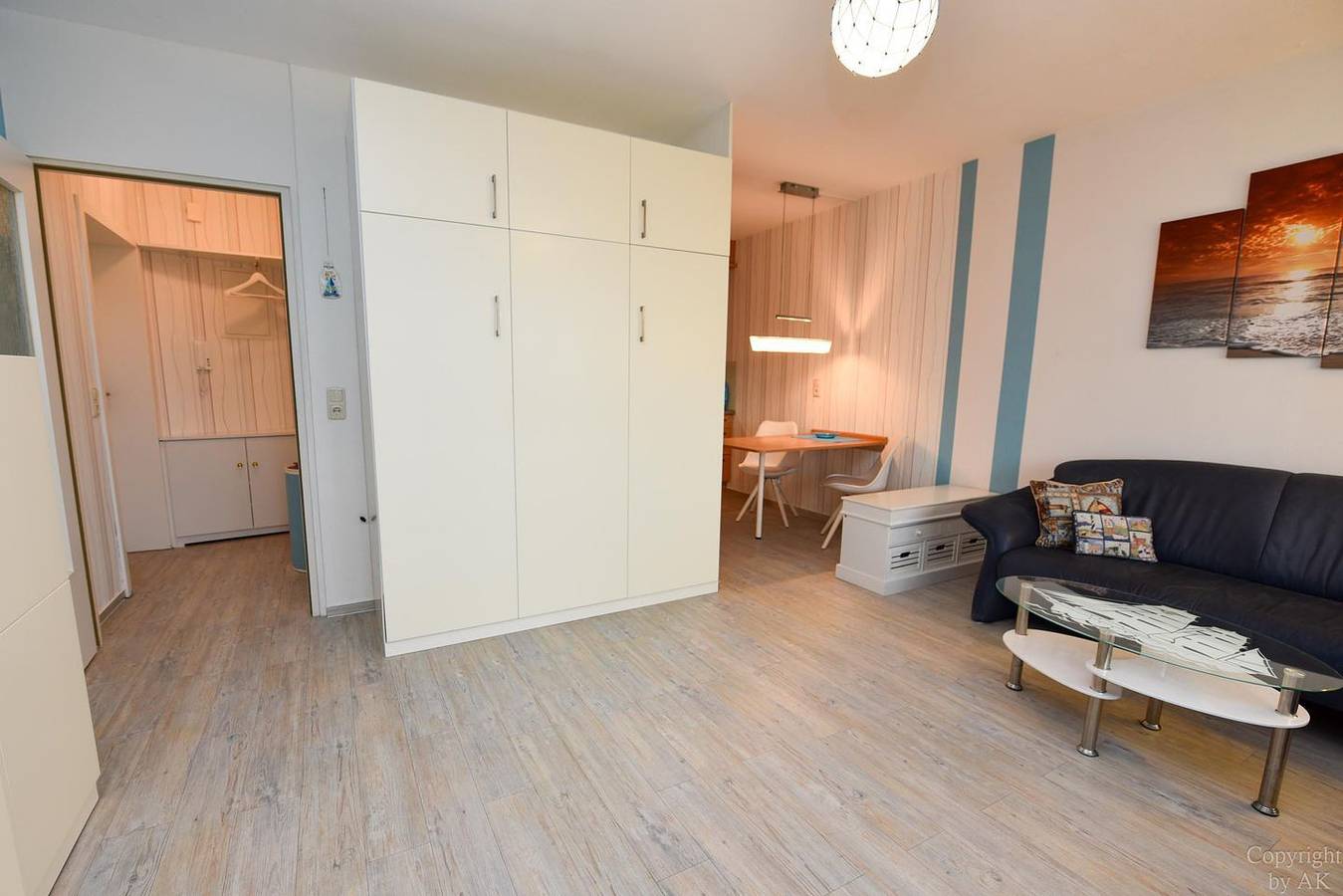Geheel appartement, Komfortable Ferienwohnung mit Balkon und Pool direkt am Strand in Cuxhaven Döse in Döse, Cuxhaven