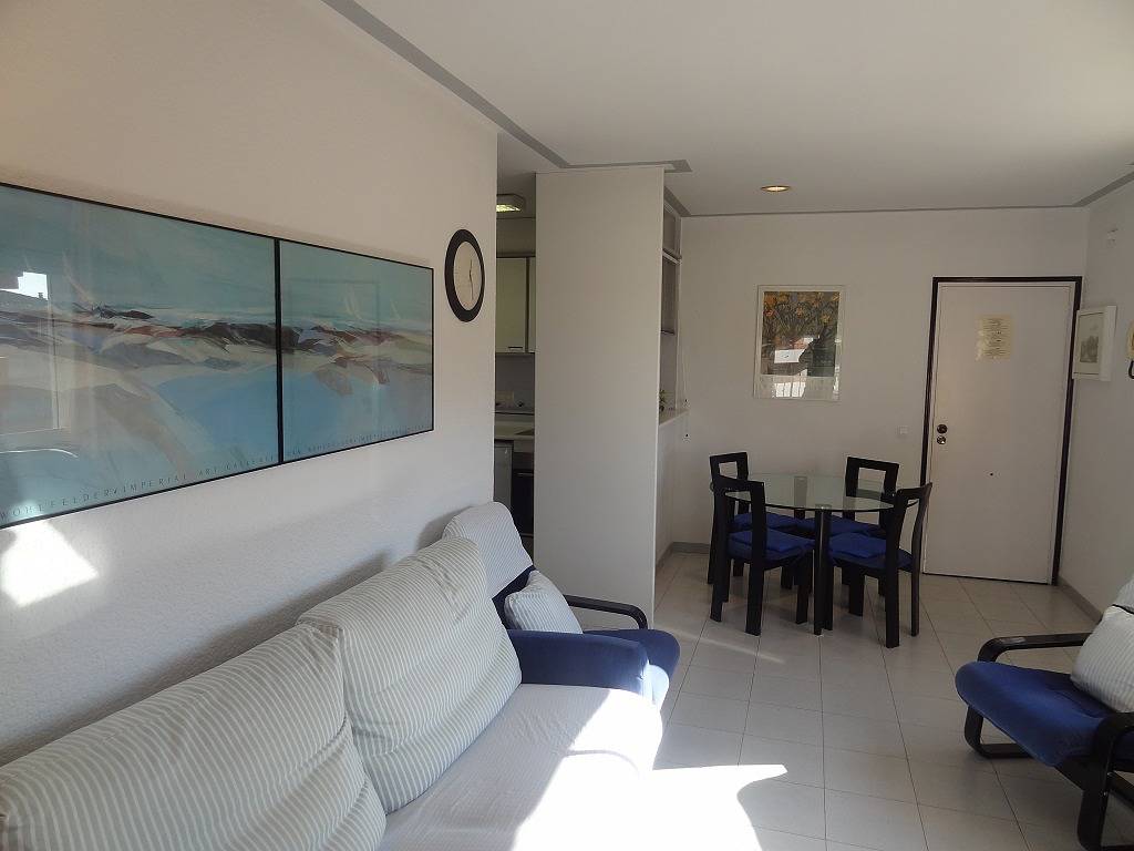 Apartamento entero, Apartamento 'Blaumar B310' con piscina compartida, terraza privada y Wi-Fi in L' Estartit, Estartit