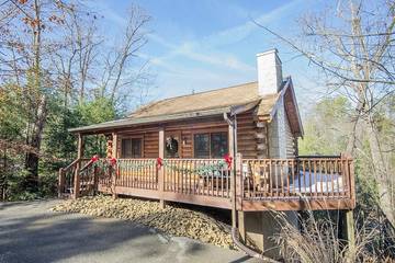 Log Cabin for 4 Guests in Pigeon Forge, Sevier County, Picture 1
