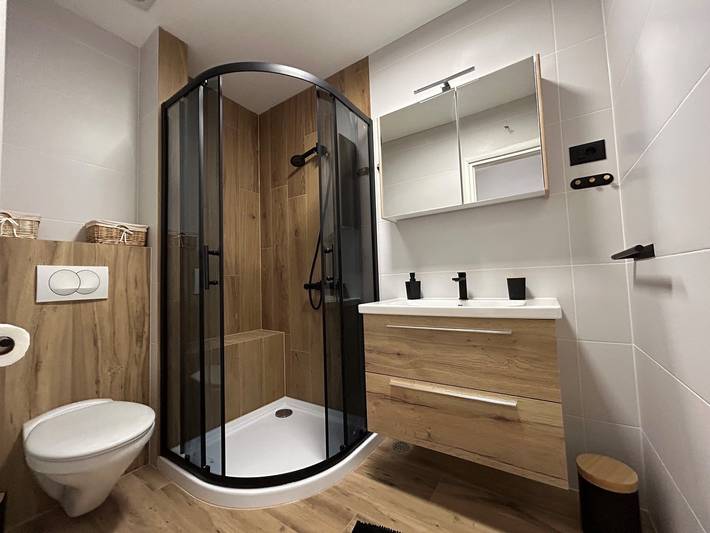 Ganze Wohnung, 2 Bedroom Apartment Karla A2 for 4 person in Stanići near city Omiš  in Stanici, Omis-Riviera
