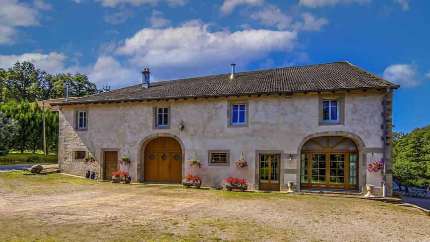 Chambre d’hôte pour 5 personnes, avec jacuzzi et jardin dans Le Clerjus