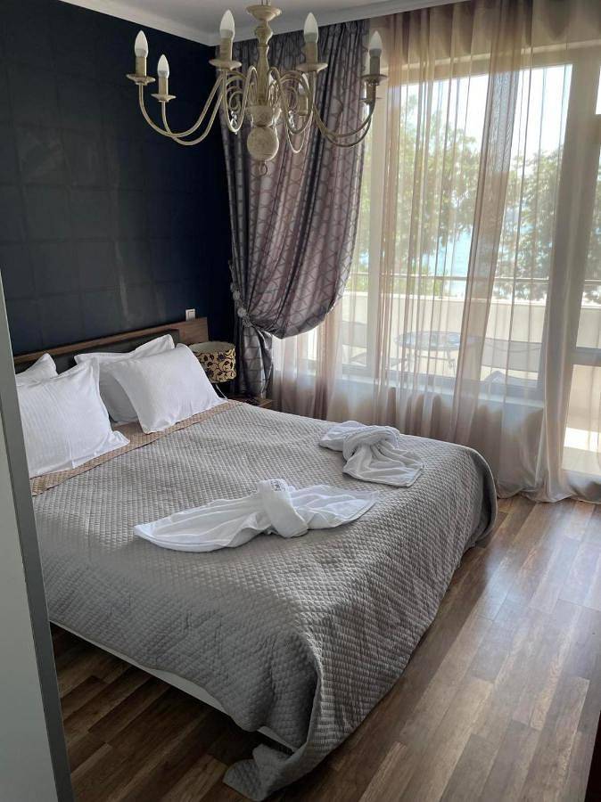Apartament wakacyjny dla 4 osób, z widok i ogród oraz basen w Primorsko