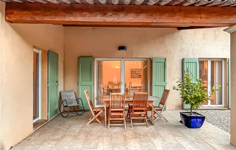Acogedor apartamento con piscina cerca de Salernes - 1,5 km del centro de la ciudad y del río in Salernes, Region de Draguignan