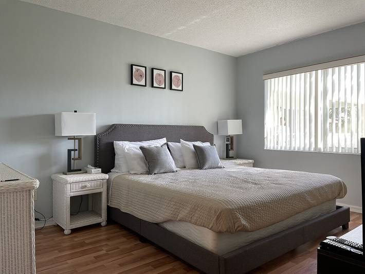 Vacation rental for 4 people, with hot tub and terrace as well as yard in Bradenton
