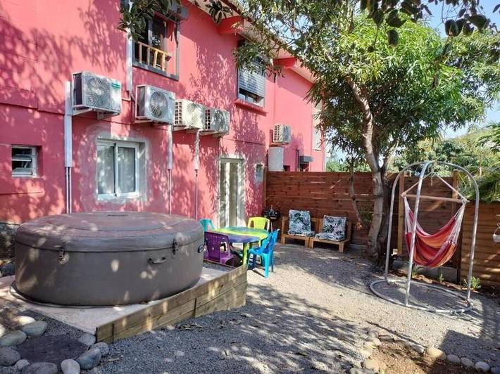 Gîte pour 4 personnes, avec jacuzzi et jardin dans Bois de Nèfles - 3