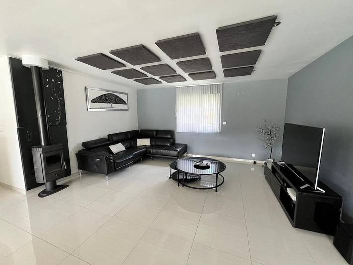 Location de vacances pour 8 personnes, avec jardin et piscine ainsi que terrasse et vue à Le Bousquet-d'Orb - 2