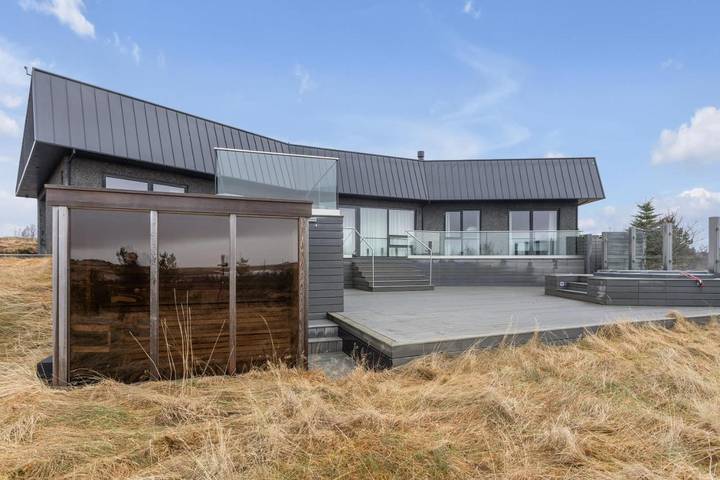 Casa rural para 8 personas, con sauna además de vistas y jardín en Islandia