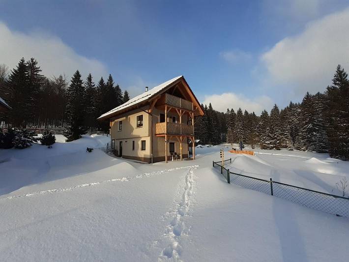 Ferienhaus für 7 Personen, mit Sauna und Balkon sowie Garten, mit Haustier