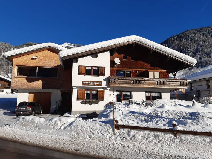 Ferienwohnung für 4 Personen, mit Balkon und Ausblick in Schoppernau - 3