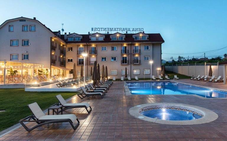 Apartamento para 3 personas, con Balcón y Terraza además de Jardín y Piscina en Meaño