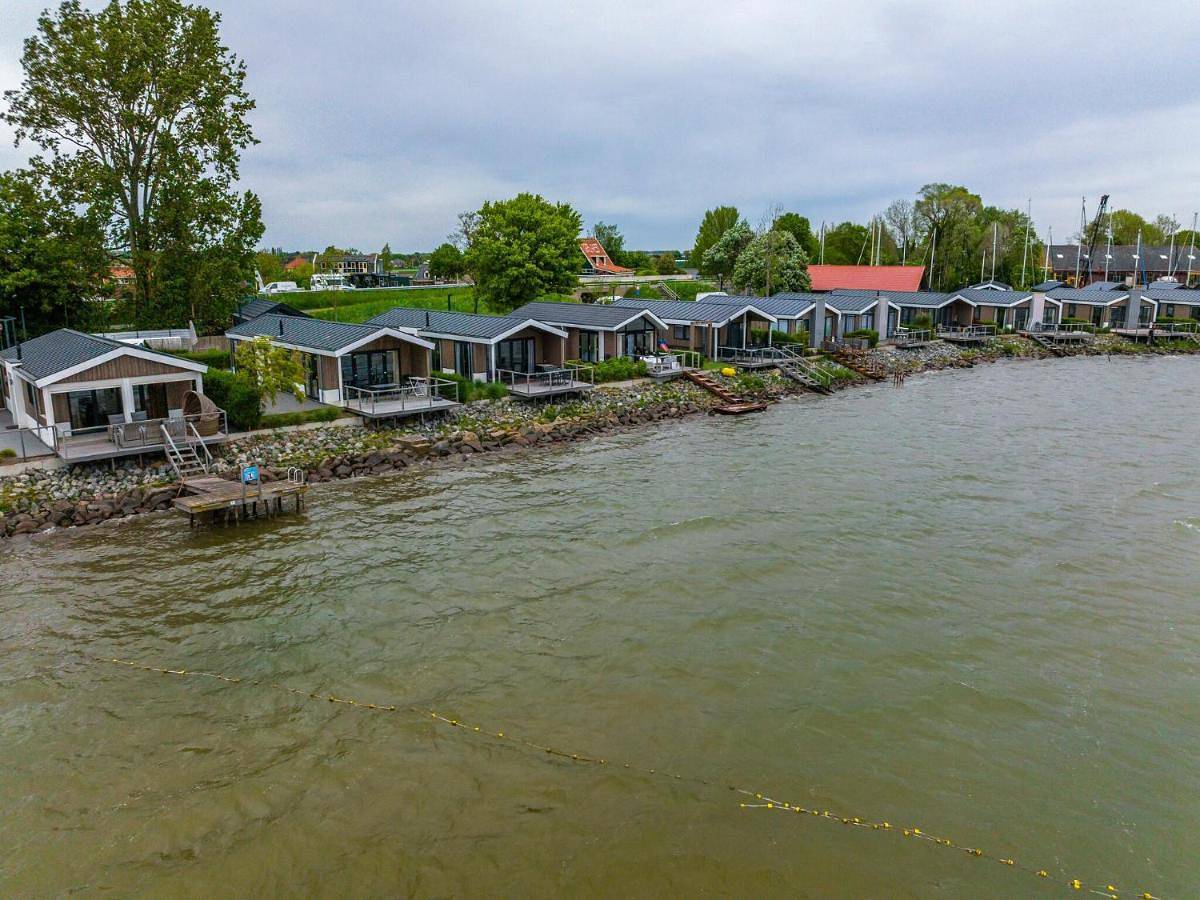 Two-Bedroom Chalet in Bovenkarspel, Markermeer