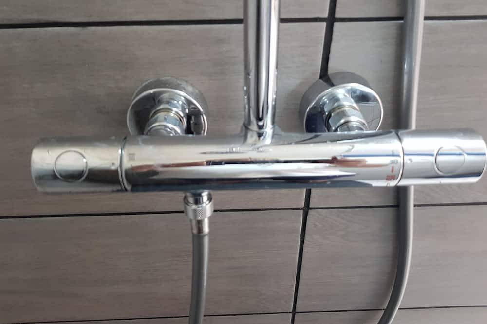 Entire apartment, Luxury studio with terrace 2 steps from the city center. in Le Puy-en-Velay, Haute-Loire