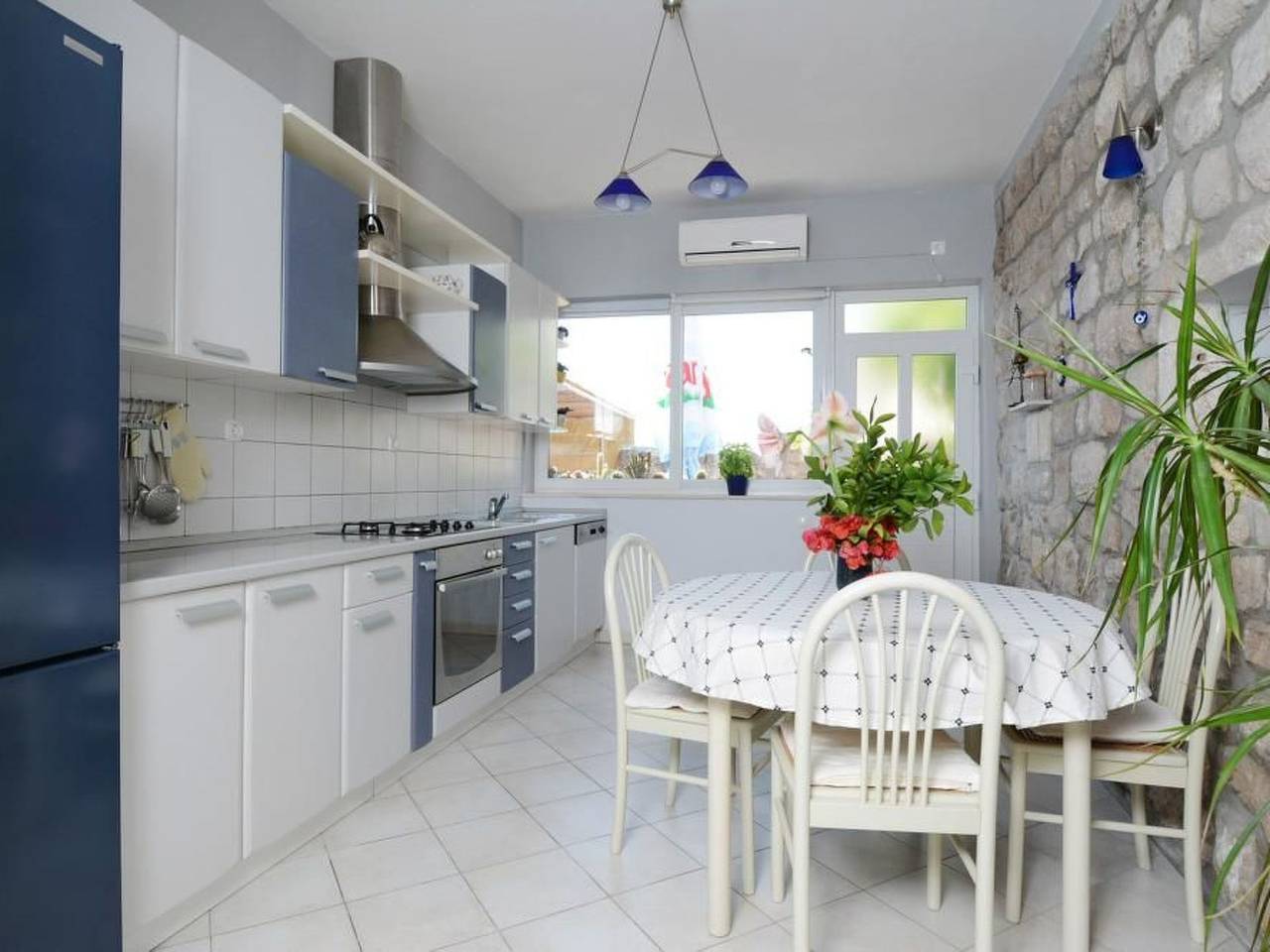 Großes Ferienhaus mit Terrasse und Garten in Zaton, Grad Dubrovnik