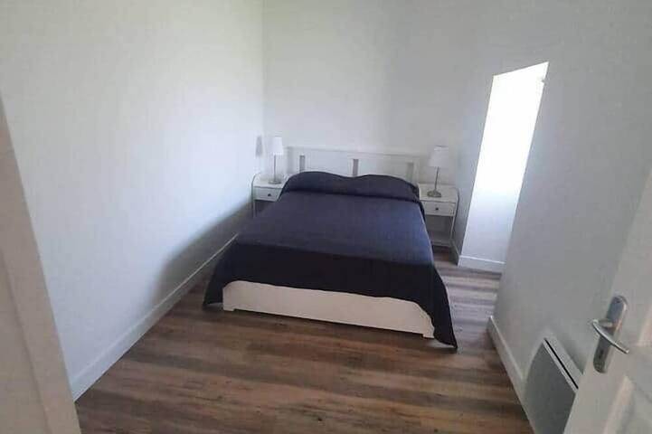 Location de vacances pour 8 personnes, avec piscine et balcon à Artonne - 4