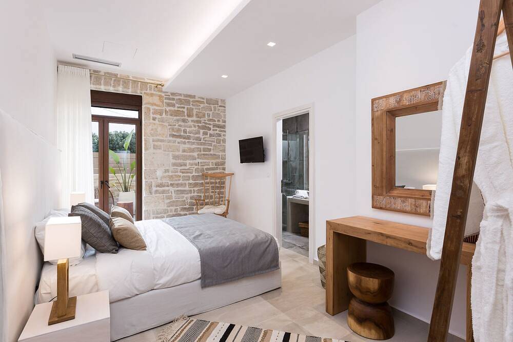 Villa face à la plage, intimité totale, service en chambre, piscine de 50 m2, bain à remous et vue sur la mer! in Bali (Crète), Région de Réthymnon