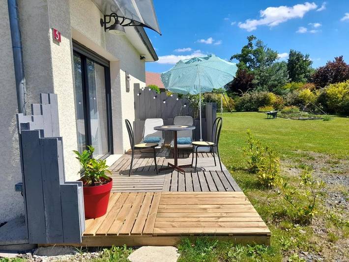 Gîte pour 2 personnes, avec vue et jardin à Saint-Pierre-le-Chastel - 2