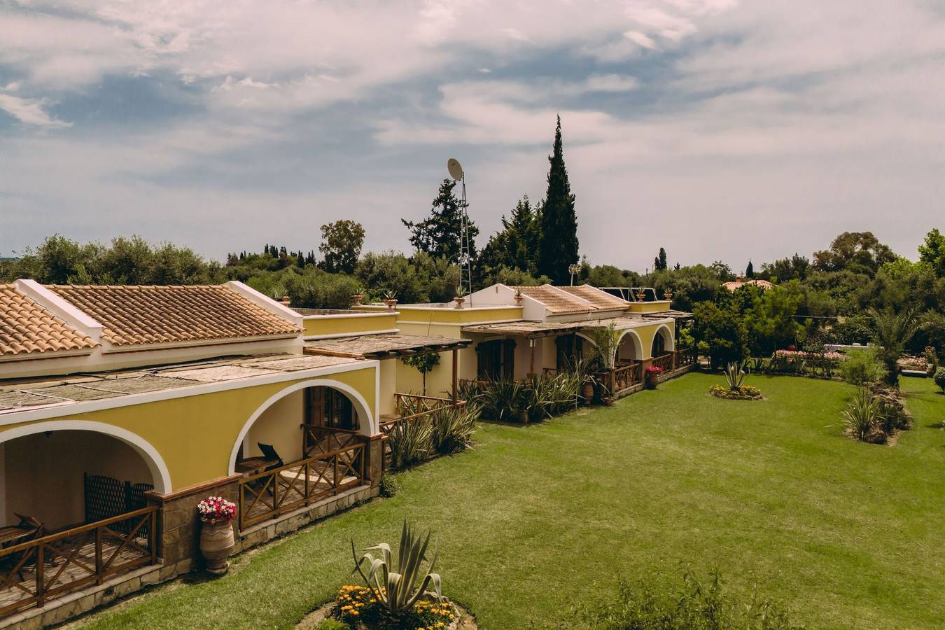 Entire apartment, Trikalioti's Lush Estate Apt Dimitrios in Ileia
